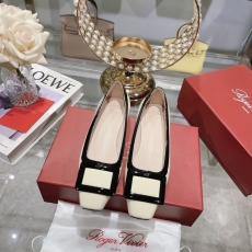 Roger Vivier flat shoes